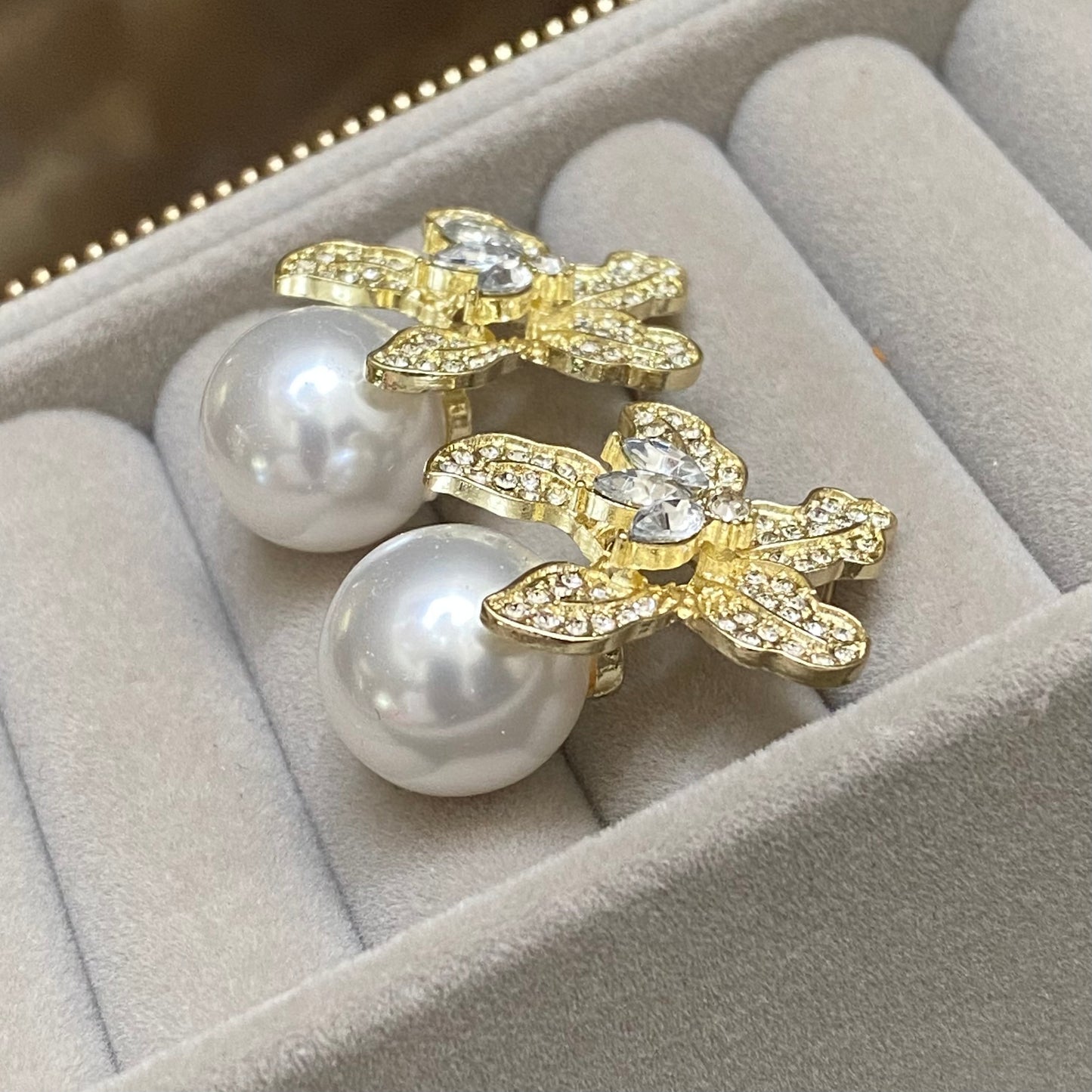 Aretes Flores Doradas (grande)