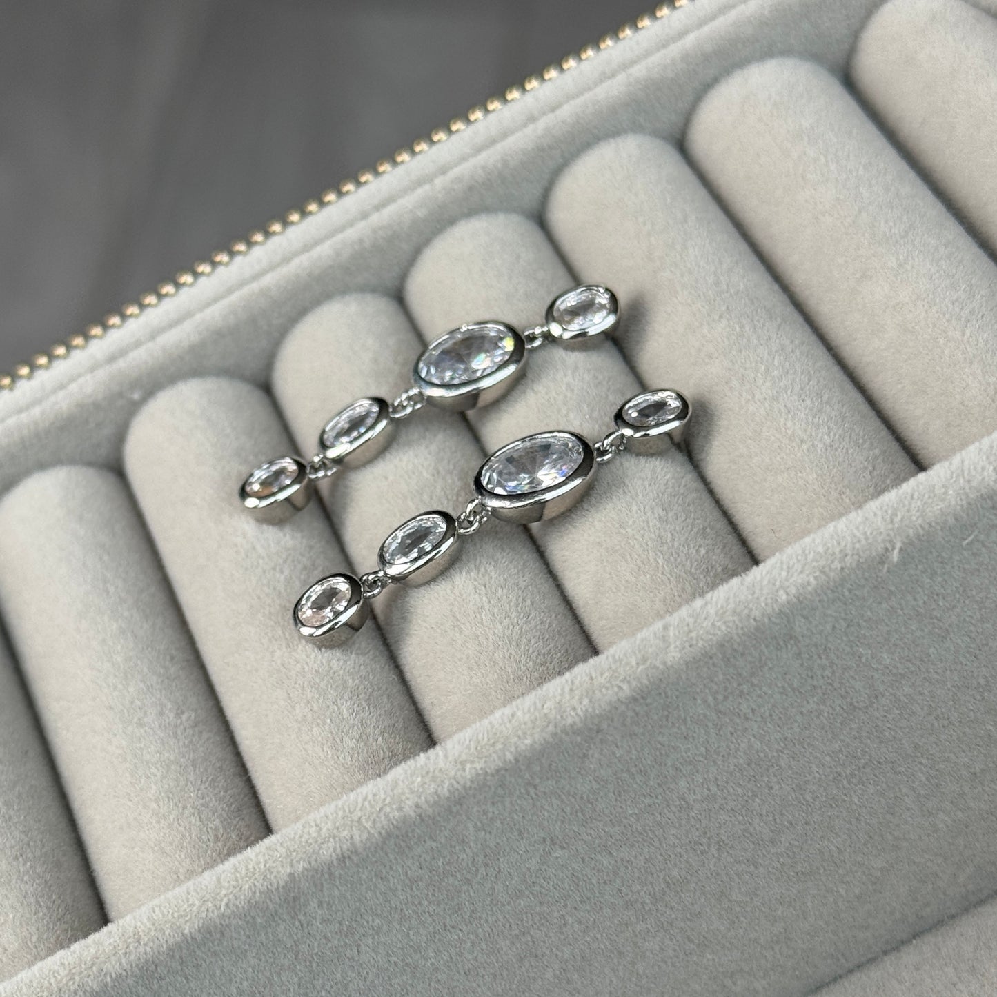 Aretes Nova