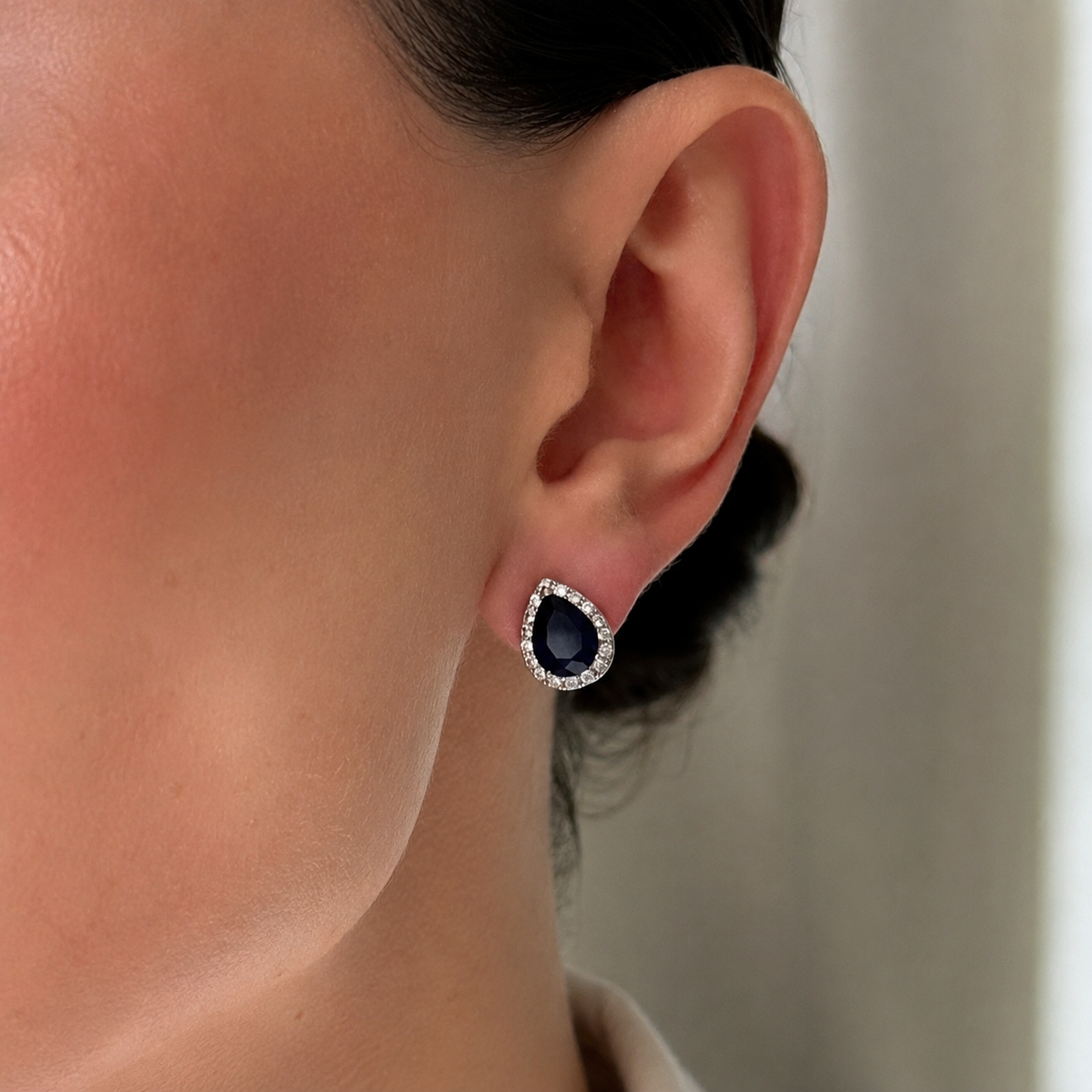 Aretes Thea