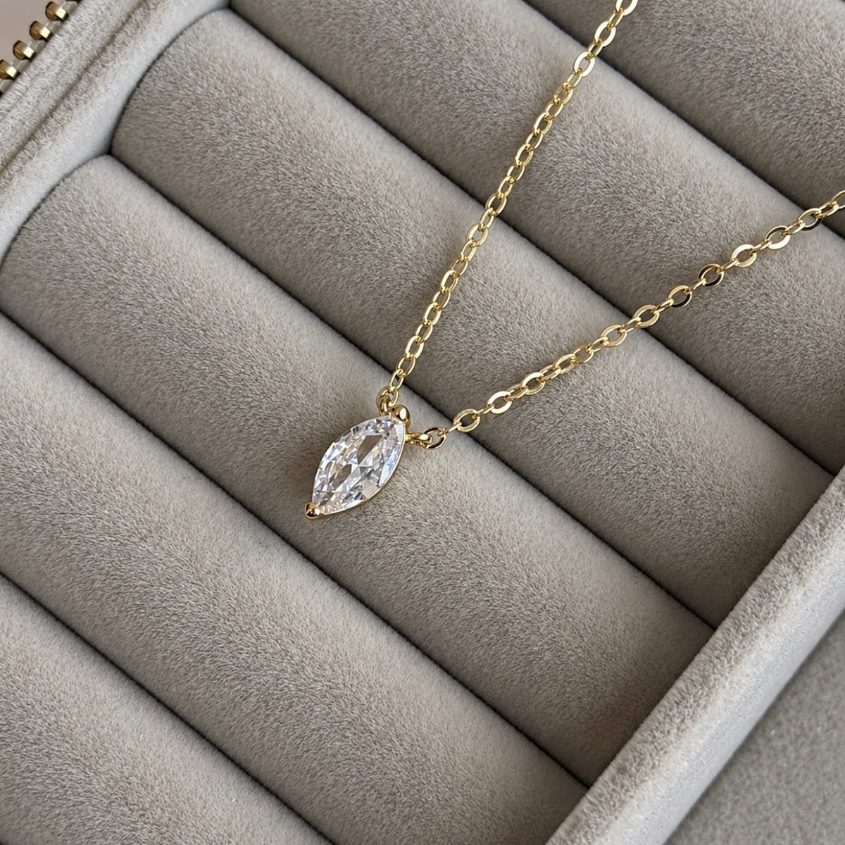 Collar Amelia